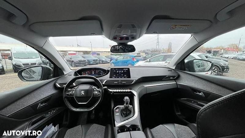 Second-hand Peugeot 5008 130 CP (95 kW) 2018 Culoarenegru SUV