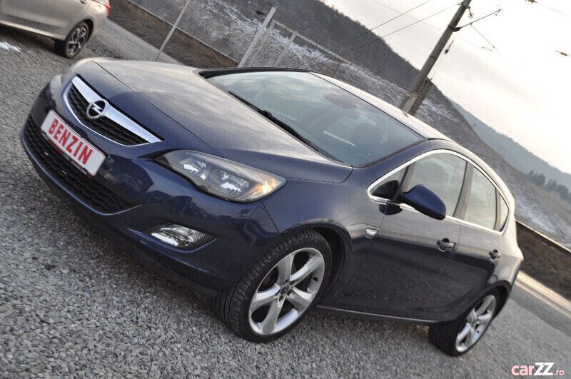 Albastru Utilizat 2010 Opel Astra Berlinǎ | 4.999 EUR (Puțin scump) - Imagine 1/4