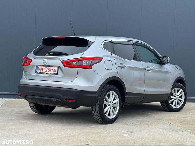 Second-hand Nissan Qashqai 110 CP (80 kW) 2017 Culoareargint SUV