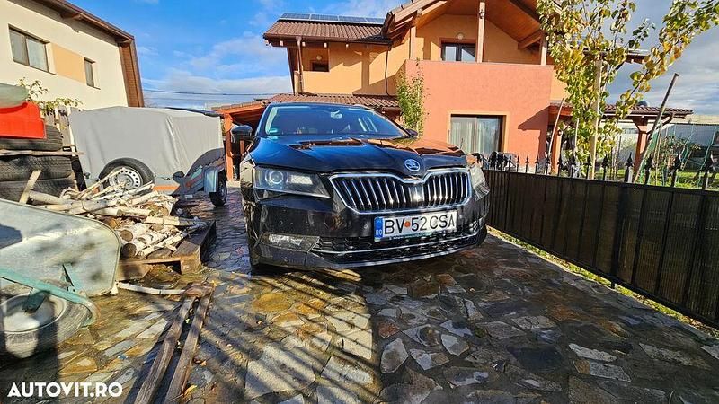Culoarenegru Utilizat 2018 Skoda Superb Premium Edition Break | 12.000 EUR (Preț bun) - Imagine 1/4