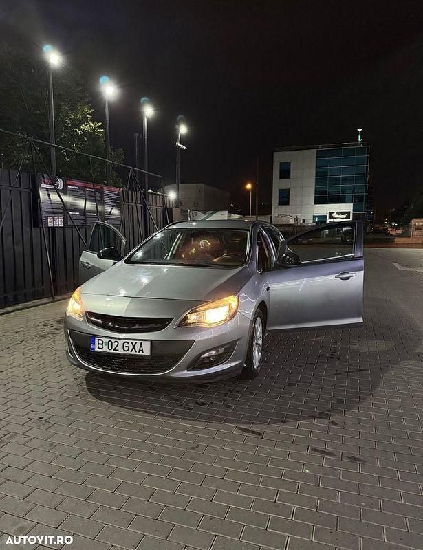 Culoaregri Utilizat 2015 Opel Astra Dynamic Break | 5.300 EUR (Preț OK) - Imagine 1/4