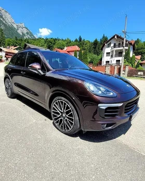 Maro Utilizat 2017 Porsche Cayenne SUV | 37.000 EUR - Imagine 1/4
