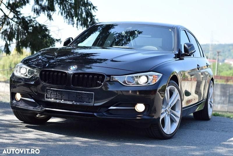 Culoarenegru Utilizat 2013 BMW 320 Sport Line Berlinǎ | 11.790 EUR (Preț OK) - Imagine 1/4
