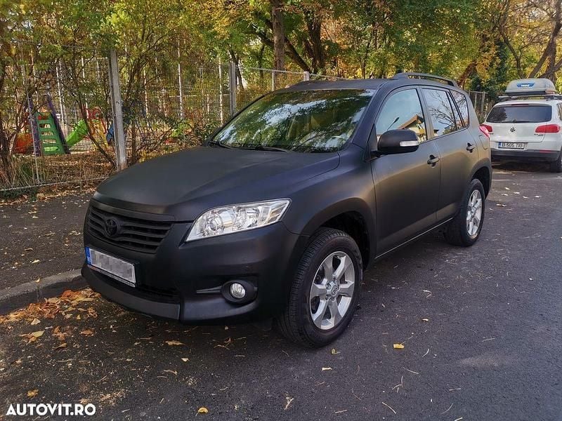 Culoarenegru Utilizat 2011 Toyota RAV4 Executive SUV | 7.800 EUR (Preț OK) - Imagine 1/4