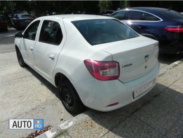 Second-hand Dacia Logan 75 CP (55 kW) 2015 Alb Berlinǎ