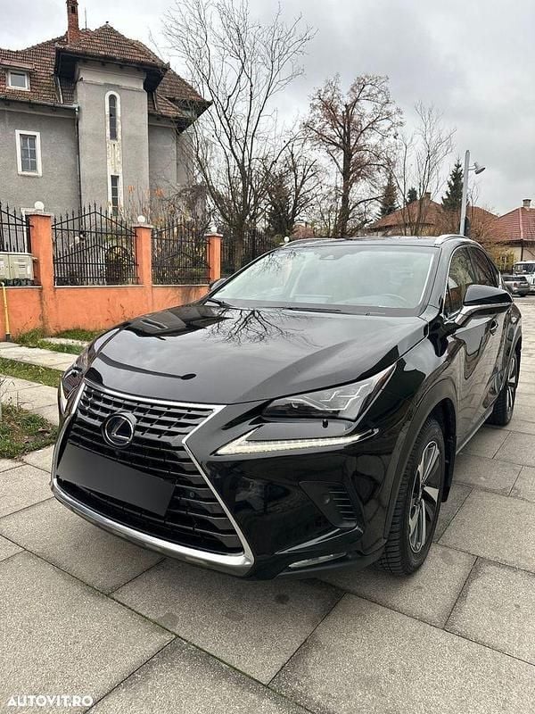 Culoarenegru Utilizat 2017 Lexus NX300h Luxury Line SUV | 29.800 EUR (Scump) - Imagine 1/4
