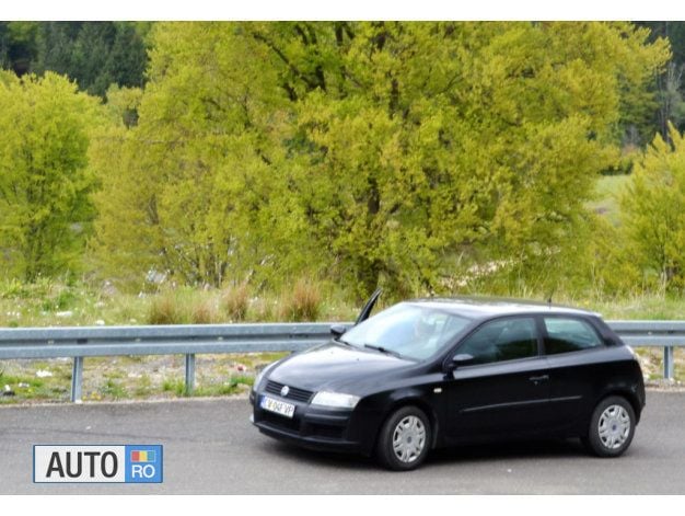 Negru Utilizat 2002 Fiat Stilo Hatchback | 1.300 EUR - Imagine 1/2