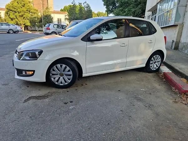 Alb Utilizat 2011 VW Polo Hatchback | 5.300 EUR (Preț OK) - Imagine 1/4