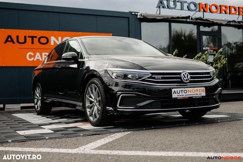 Culoarenegru Utilizat 2020 VW Passat GTE Berlinǎ | 24.990 EUR (Scump) - Imagine 1/4