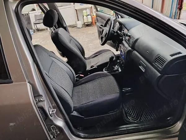 Second-hand Skoda Octavia Tour 101 CP (74 kW) 2008 Berlinǎ