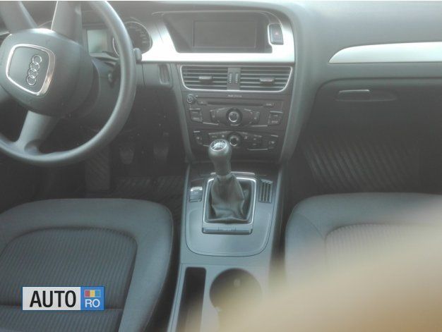 Second-hand Audi A4 120 CP (88 kW) 2010 Rosu Berlinǎ