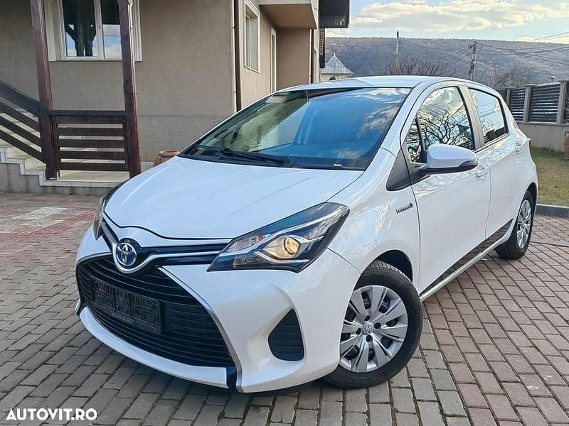 Culoarealb Utilizat 2015 Toyota Yaris Hybrid Edition Hatchback | 8.500 EUR (Super Preț) - Imagine 1/4