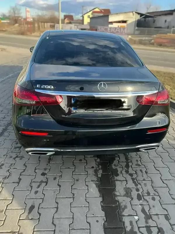 Negru Utilizat 2022 Mercedes E200 Berlinǎ | 4.199 EUR - Imagine 1/4