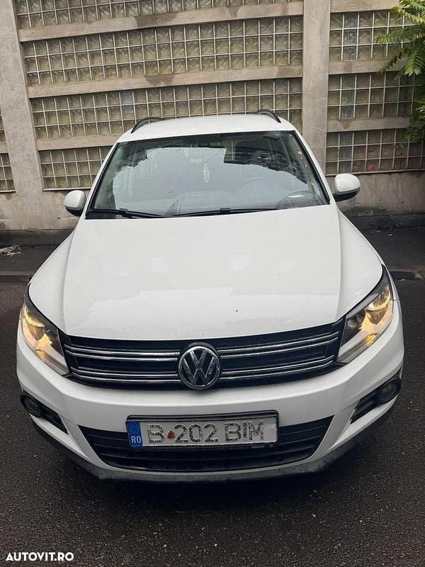 Culoarealb Utilizat 2015 VW Tiguan Trendline SUV | 9.950 EUR (Super Preț) - Imagine 1/4