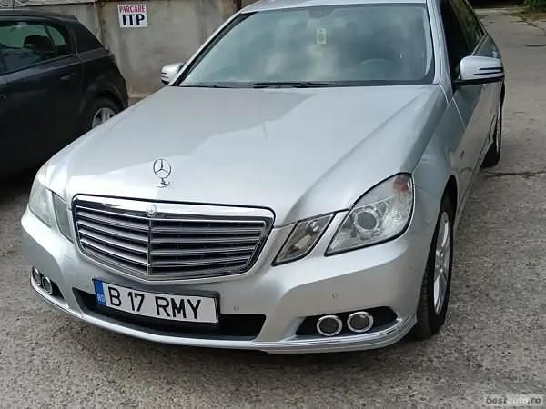Utilizat 2010 Mercedes 220 Berlinǎ | 7.300 EUR - Imagine 1/4