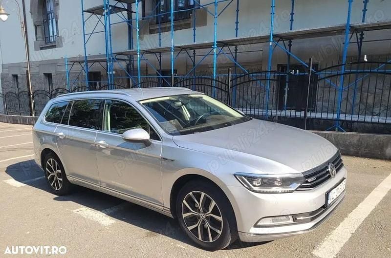 Culoareargint Utilizat 2016 VW Passat Highline Break | 9.990 EUR (Preț bun) - Imagine 1/4