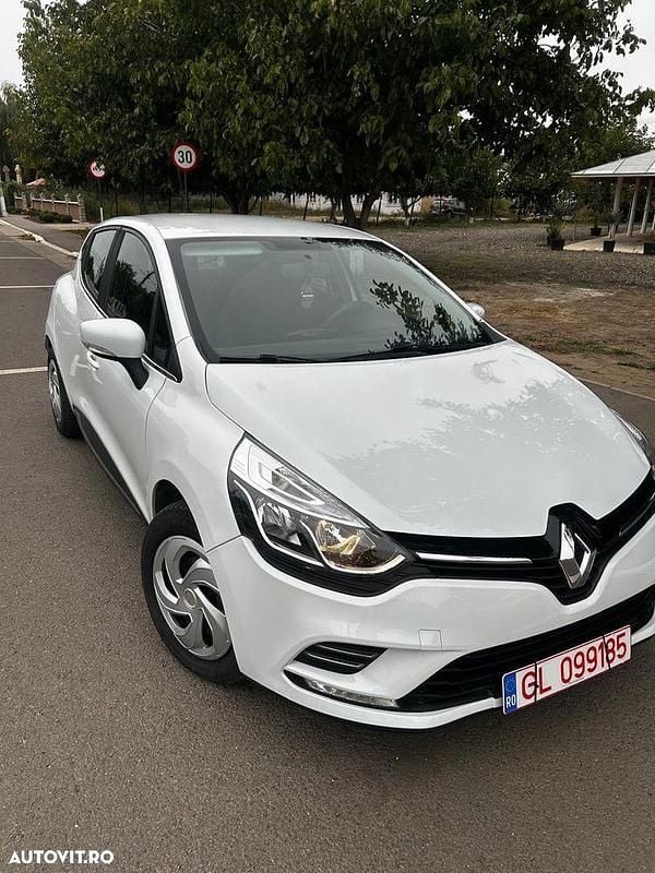 Culoarealb Utilizat 2017 Renault Clio IV Expression | 6.500 EUR (Preț OK) - Imagine 1/4