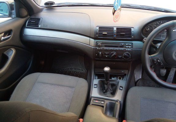 Second-hand BMW 320 130 CP (95 kW) 2004 Negru Break