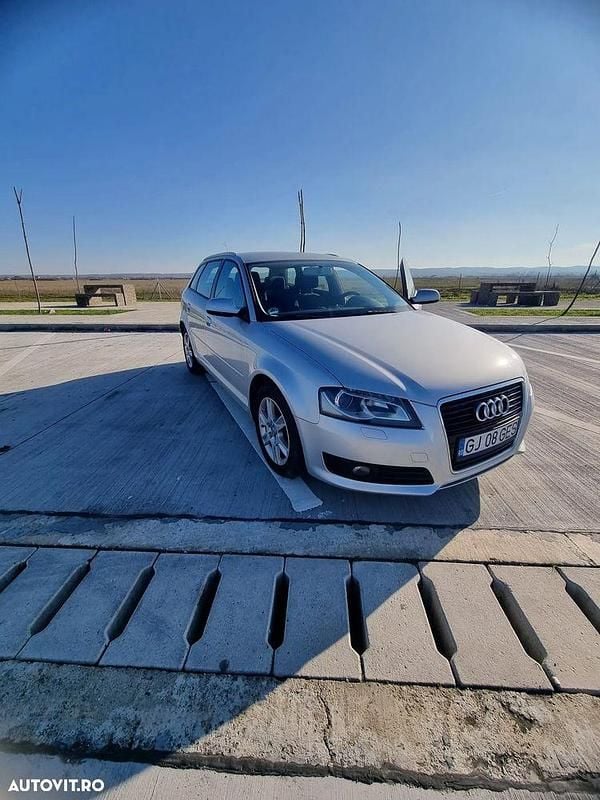 Culoareargint Utilizat 2010 Audi A3 Hatchback | 5.999 EUR (Preț OK) - Imagine 1/4