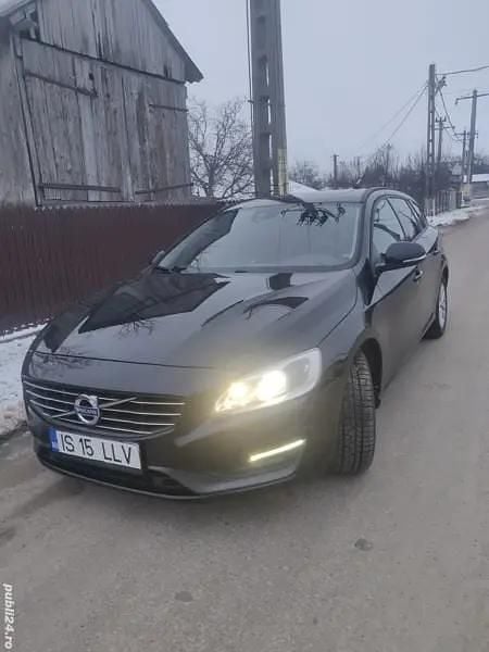 Second-hand Volvo V60 163 CP (119 kW) 2015 Negru Break
