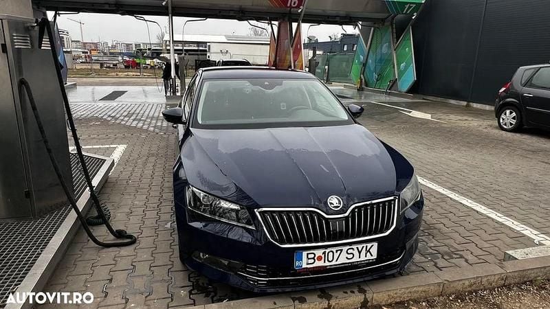 Culoarealbastru Utilizat 2015 Skoda Superb SportLine Berlinǎ | 11.350 EUR (Preț OK) - Imagine 1/4