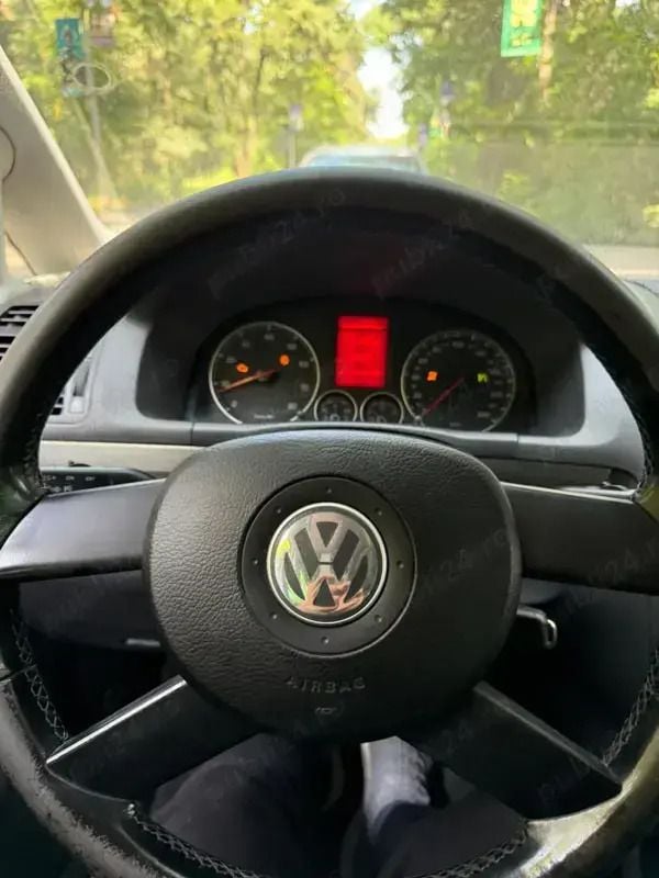 Utilizat 2006 VW Touran Monovolum | 3.300 EUR - Imagine 1/4
