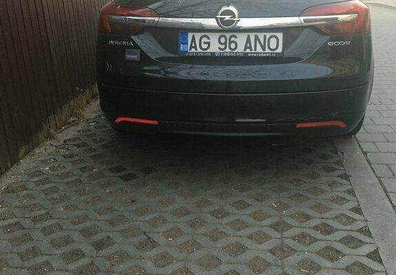 Negru Utilizat 2014 Opel Insignia Sport Break | 7.500 EUR - Imagine 1/4