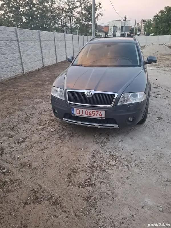 Verde Utilizat 2011 Skoda Octavia Berlinǎ | 4.000 EUR - Imagine 1/4