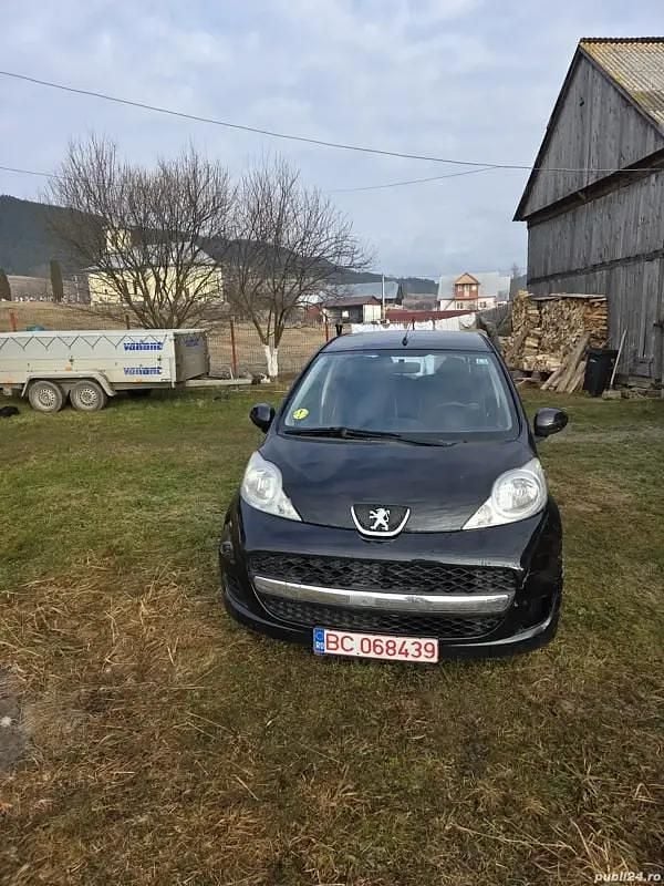 Negru Utilizat 2010 Peugeot 107 Hatchback | 1.400 EUR - Imagine 1/4