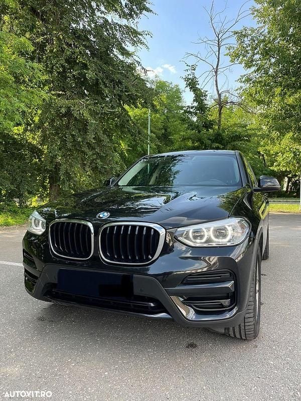 Culoarenegru Utilizat 2018 BMW X3 Comfort Edition SUV | 24.900 EUR (Preț bun) - Imagine 1/4
