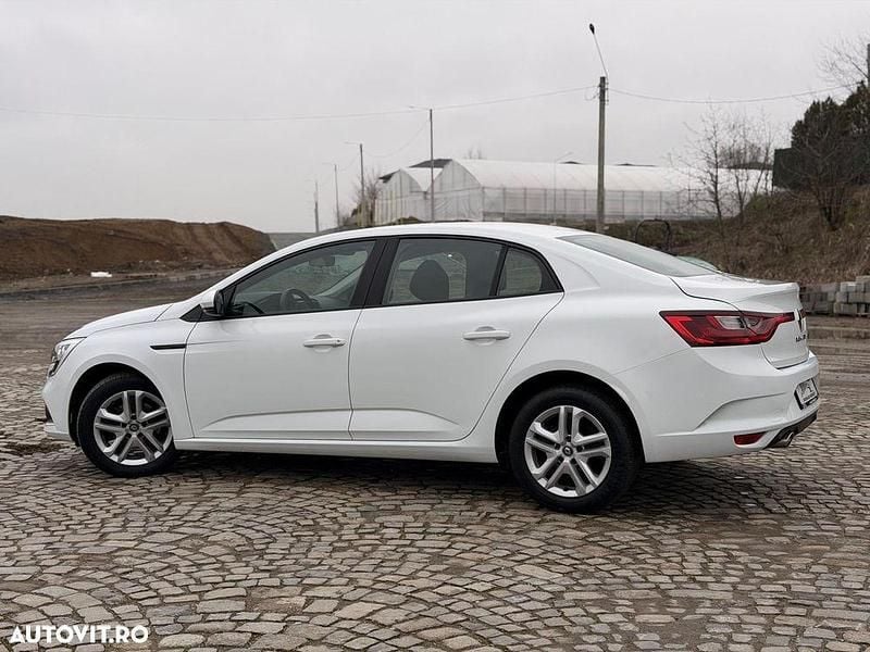 Second-hand Renault Mégane IV Business 140 CP (102 kW) 2020 Culoarealb Berlinǎ