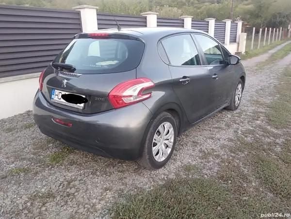 Second-hand Peugeot 208 68 CP (50 kW) 2014 Hatchback