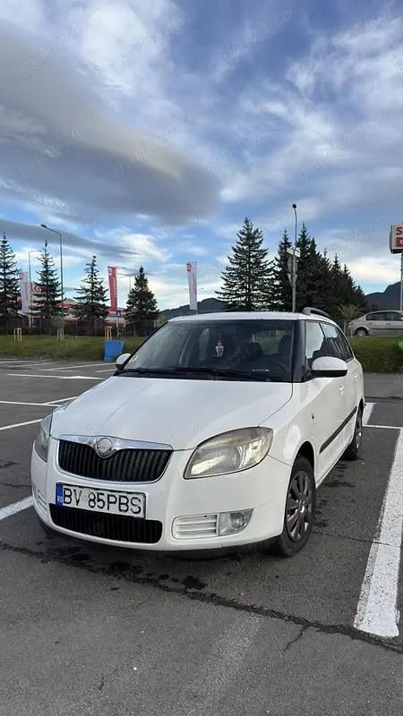 Alb Utilizat 2008 Skoda Fabia Break | 2.600 EUR (Scump) - Imagine 1/4