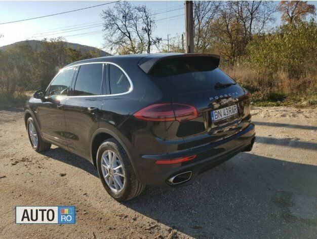 Second-hand Porsche Cayenne 262 CP (192 kW) 2015 Negru SUV