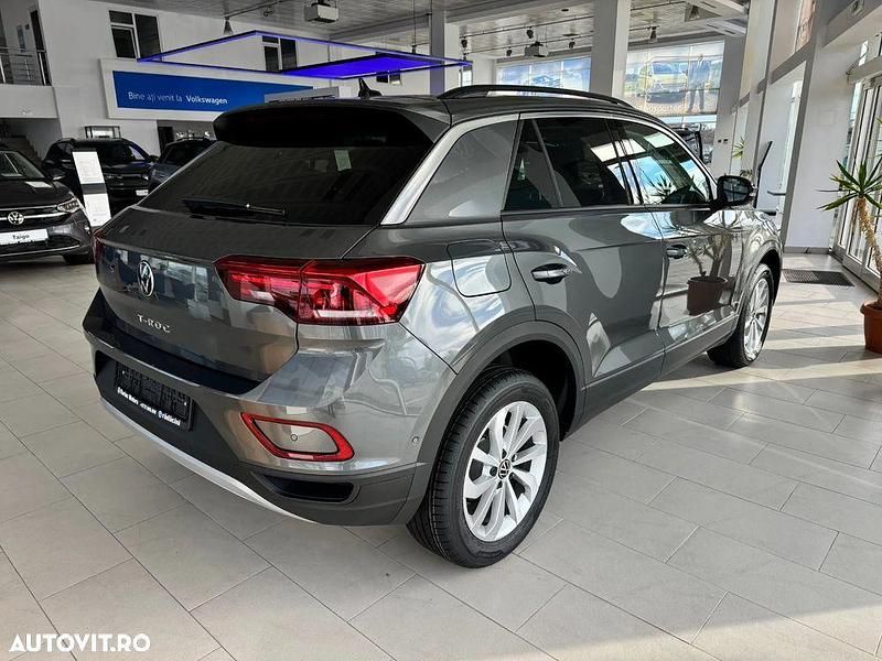 Nouă VW T-Roc Life 116 CP (85 kW) 2025 Culoaregri SUV