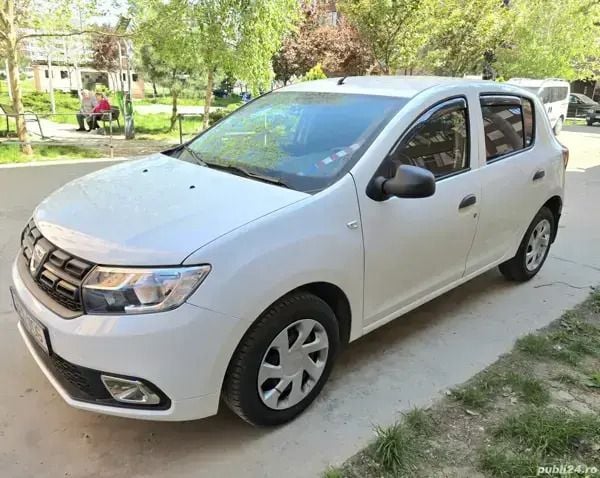 Second-hand Dacia Sandero 75 CP (55 kW) 2017 Alb Hatchback