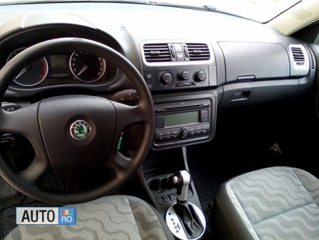 Alb Utilizat 2008 Skoda Fabia Hatchback | 5.000 EUR - Imagine 1/4