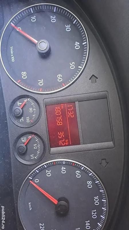 Utilizat 2006 VW Golf V Berlinǎ | 1.800 EUR (Preț bun) - Imagine 1/4
