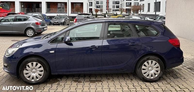 Second-hand Opel Astra Sport 110 CP (80 kW) 2012 Culoarealbastru Break