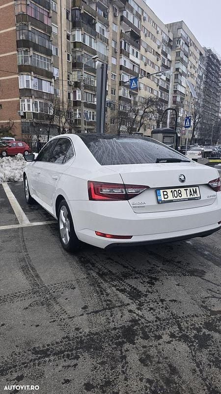 Second-hand Skoda Superb Ambition 150 CP (110 kW) 2017 Culoarealb Berlinǎ