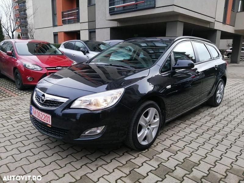 Culoarenegru Second-hand 2012 Opel Astra Break | 3.750 EUR (Preț OK) - Imagine 1/4
