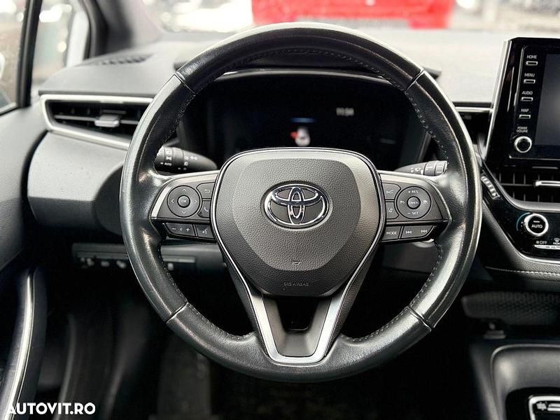 Second-hand Toyota Corolla 140 CP (102 kW) 2022 Culoarealb Berlinǎ