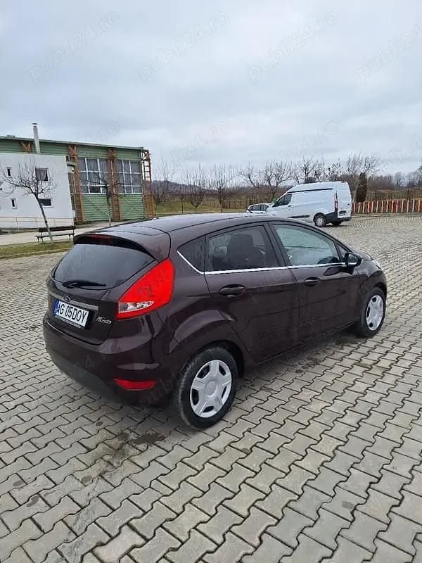 Second-hand Ford Fiesta Titanium 90 CP (66 kW) 2009 Violet Hatchback