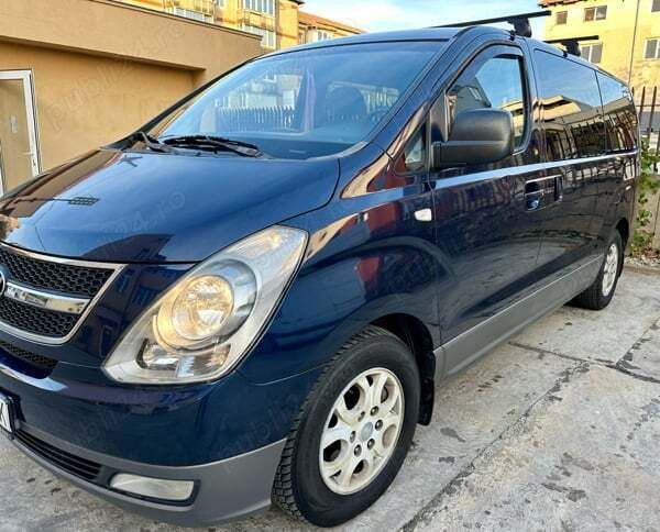 Albastru Utilizat 2009 Hyundai H-1 Monovolum | 5.750 EUR - Imagine 1/4
