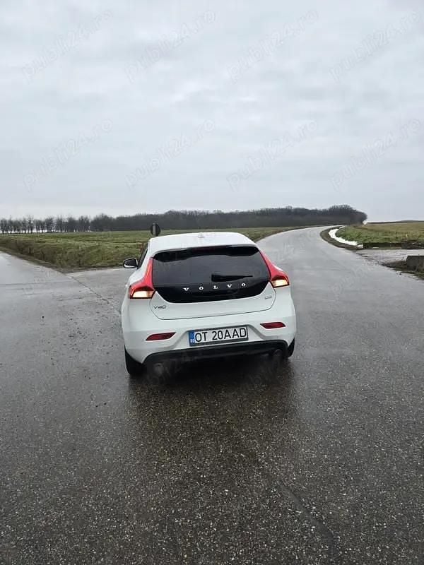 Second-hand Volvo V40 155 CP (114 kW) 2013 Alb Hatchback