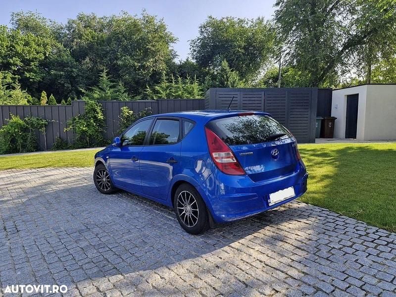 Culoarealbastru Utilizat 2009 Hyundai i30 Classic Hatchback | 4.300 EUR (Puțin scump) - Imagine 1/4