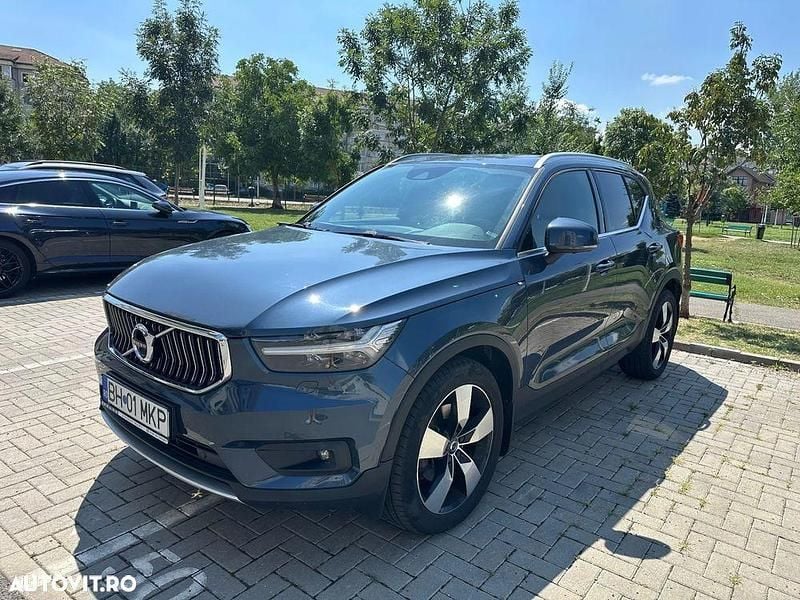 Culoarealbastru Utilizat 2018 Volvo XC40 Inscription SUV | 28.500 EUR (Puțin scump) - Imagine 1/4
