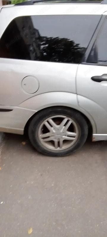 Utilizat 2002 Ford Focus Berlinǎ | 1.000 EUR (Preț OK) - Imagine 1/3