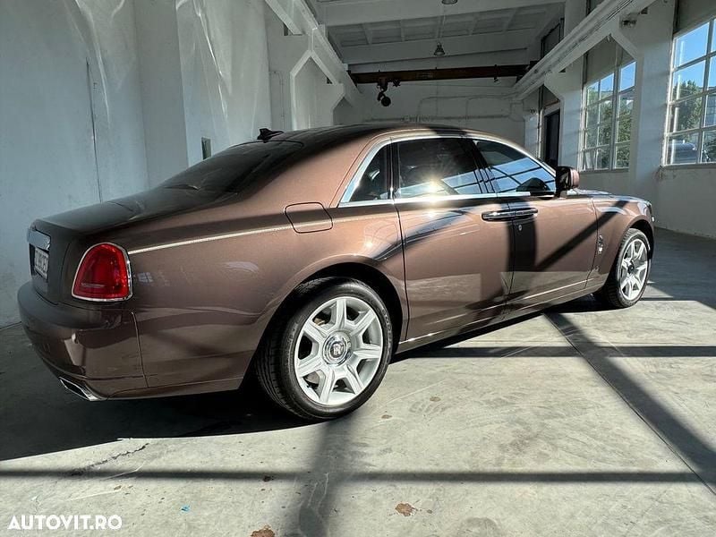 Second-hand Rolls Royce Ghost 571 CP (419 kW) 2011 Culoaremaro Berlinǎ