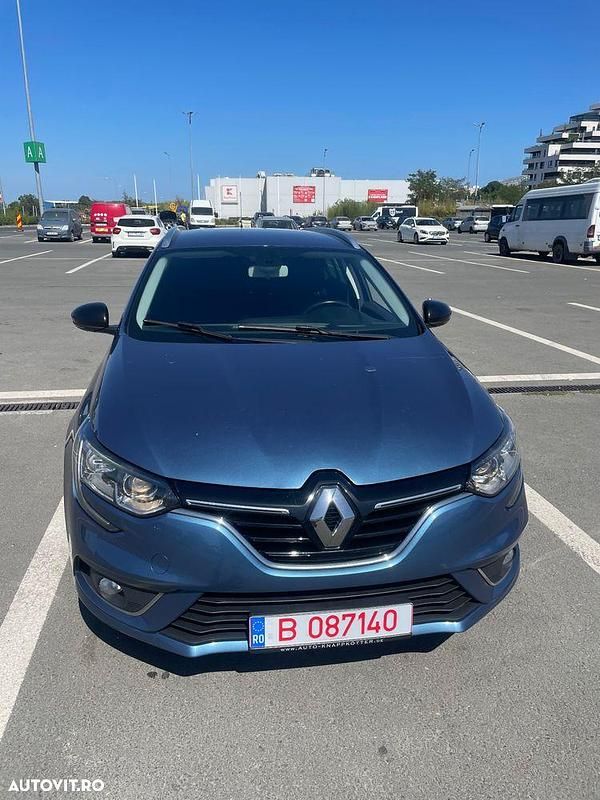 Culoarealbastru Utilizat 2017 Renault Mégane GT Line GT-Line Break | 7.400 EUR (Preț OK) - Imagine 1/4